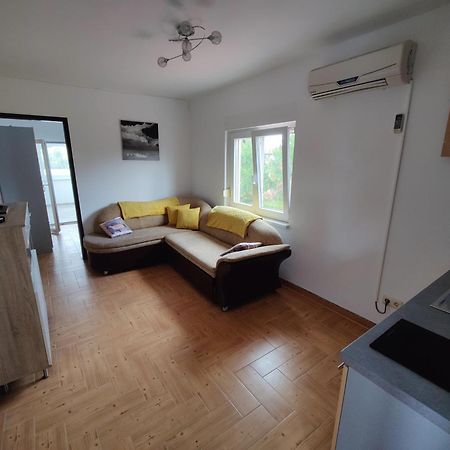 Apartments Fida Vir Eksteriør bilde